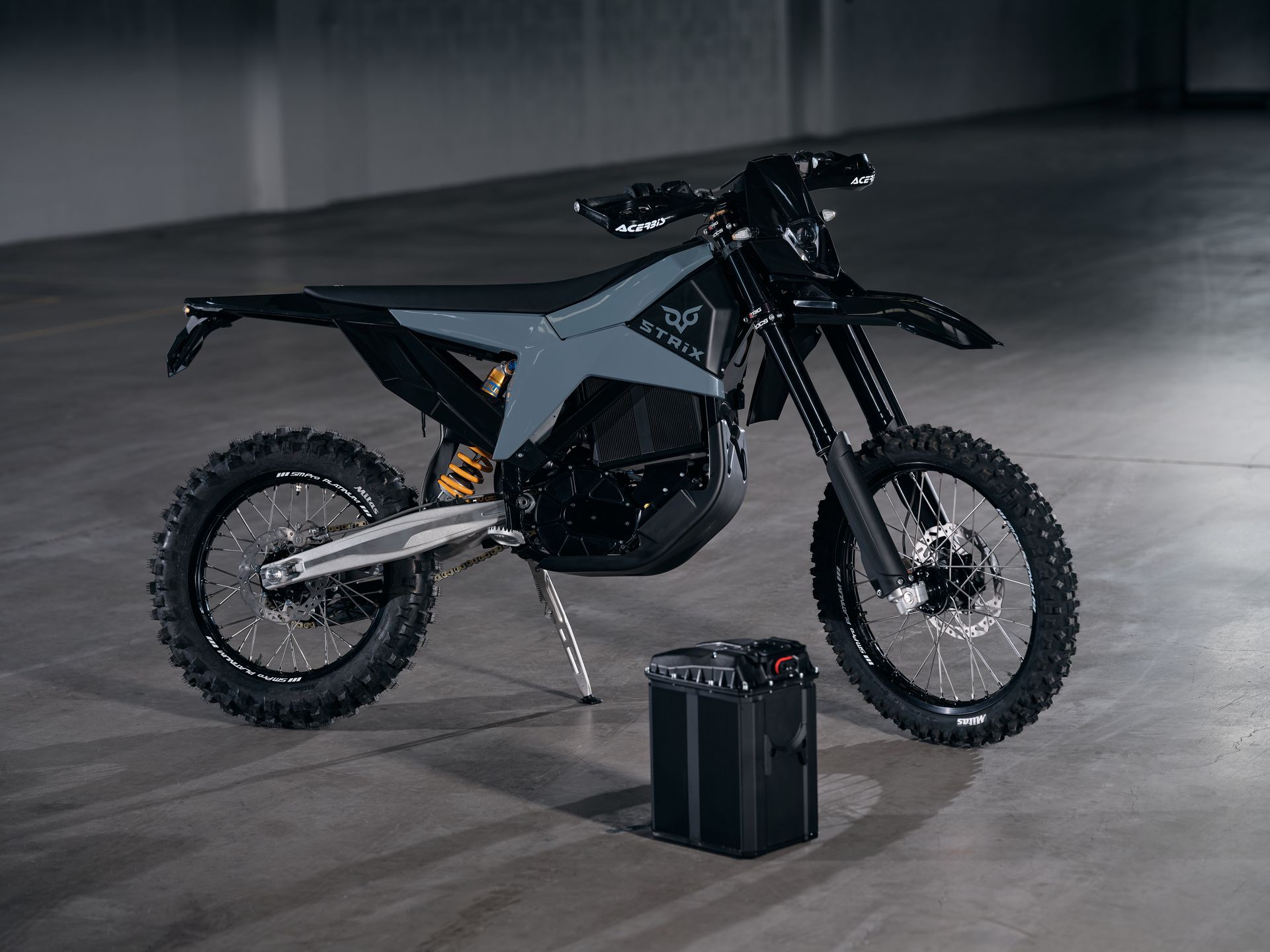 STRiX e-VOLUTION with swappable battery pack