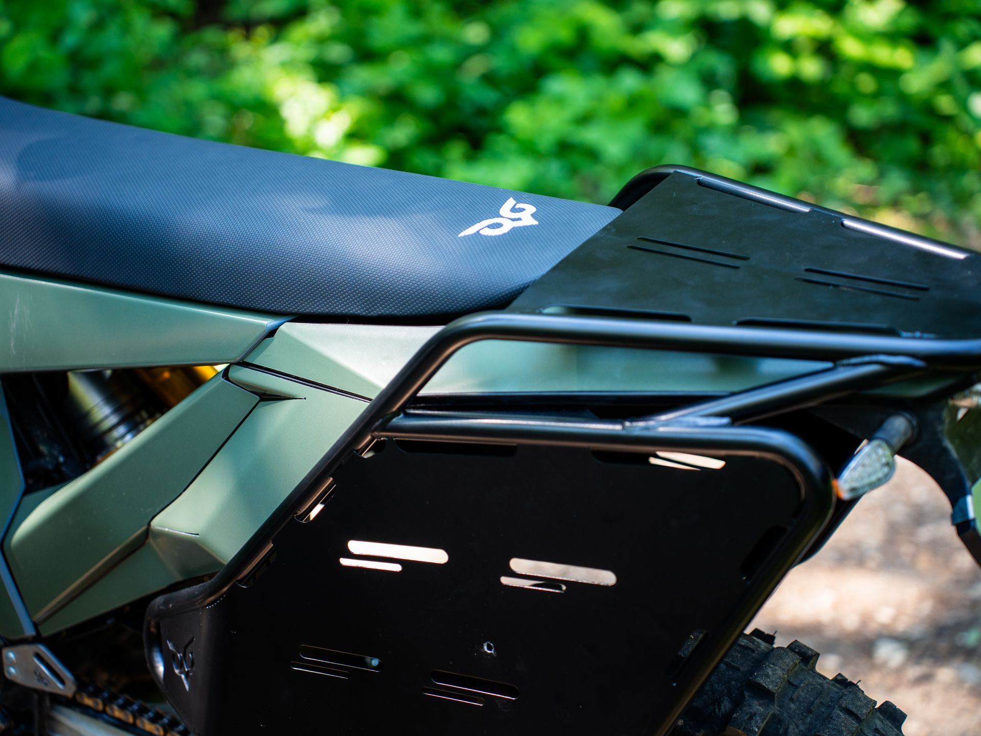 STRiX e-VOLUTION luggage rack mounting detail
